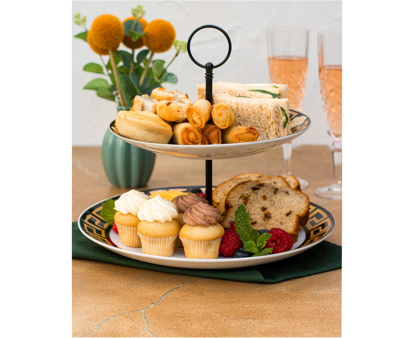 La Medusa Classic Style Gold and Black 2-Tier Cake Stand