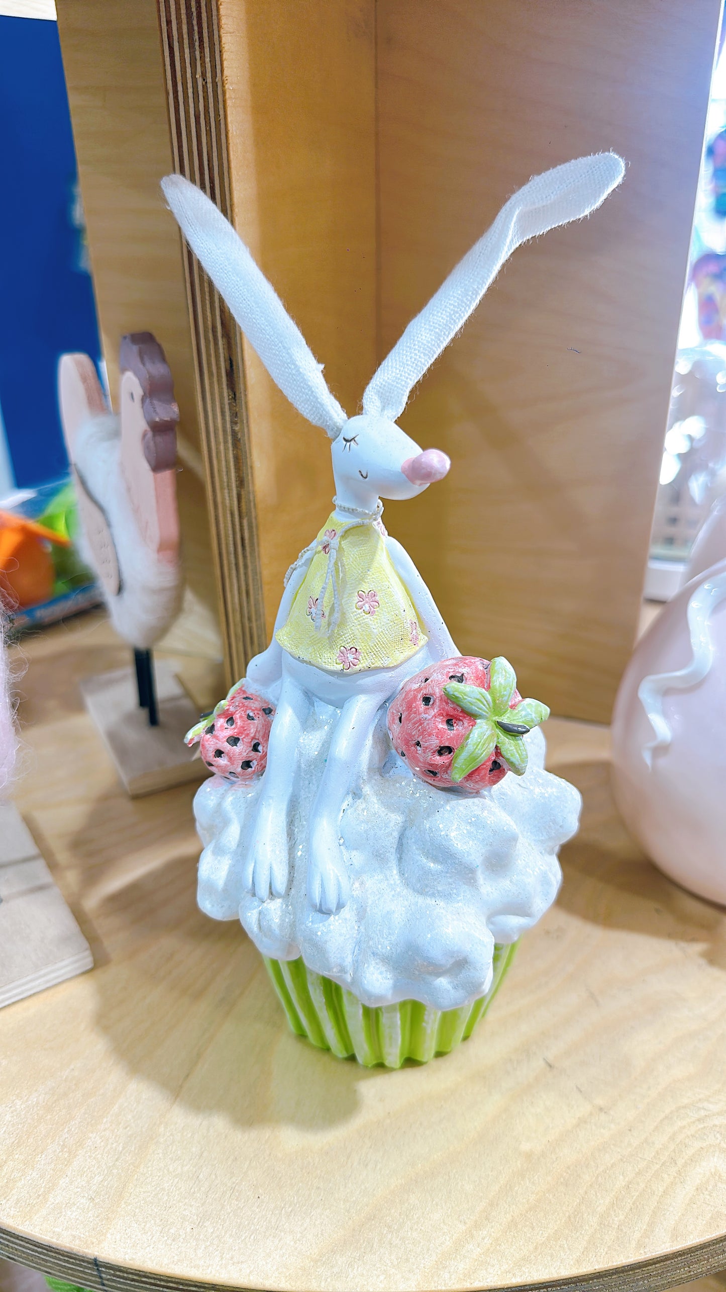 WHITE BUNNY ON CUPCAKE
