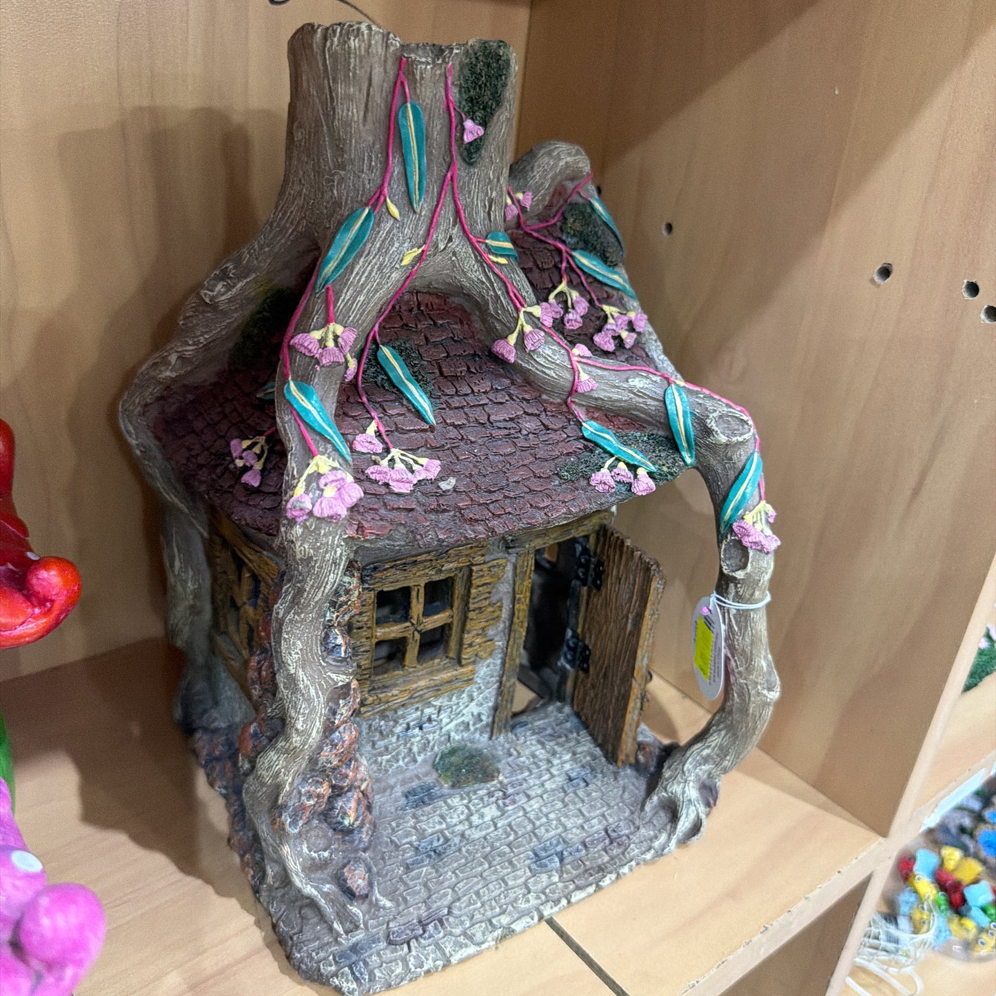 🌿 Enchanted Fairy Tree House – Resin Garden Decor